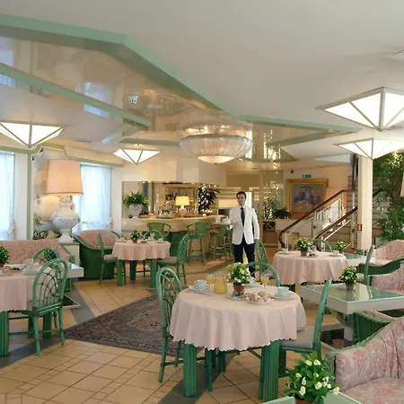 Club Il Baricentro Hotel 3*